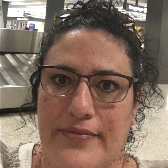 Meet your Posher, Frances - Picture 1 of 1